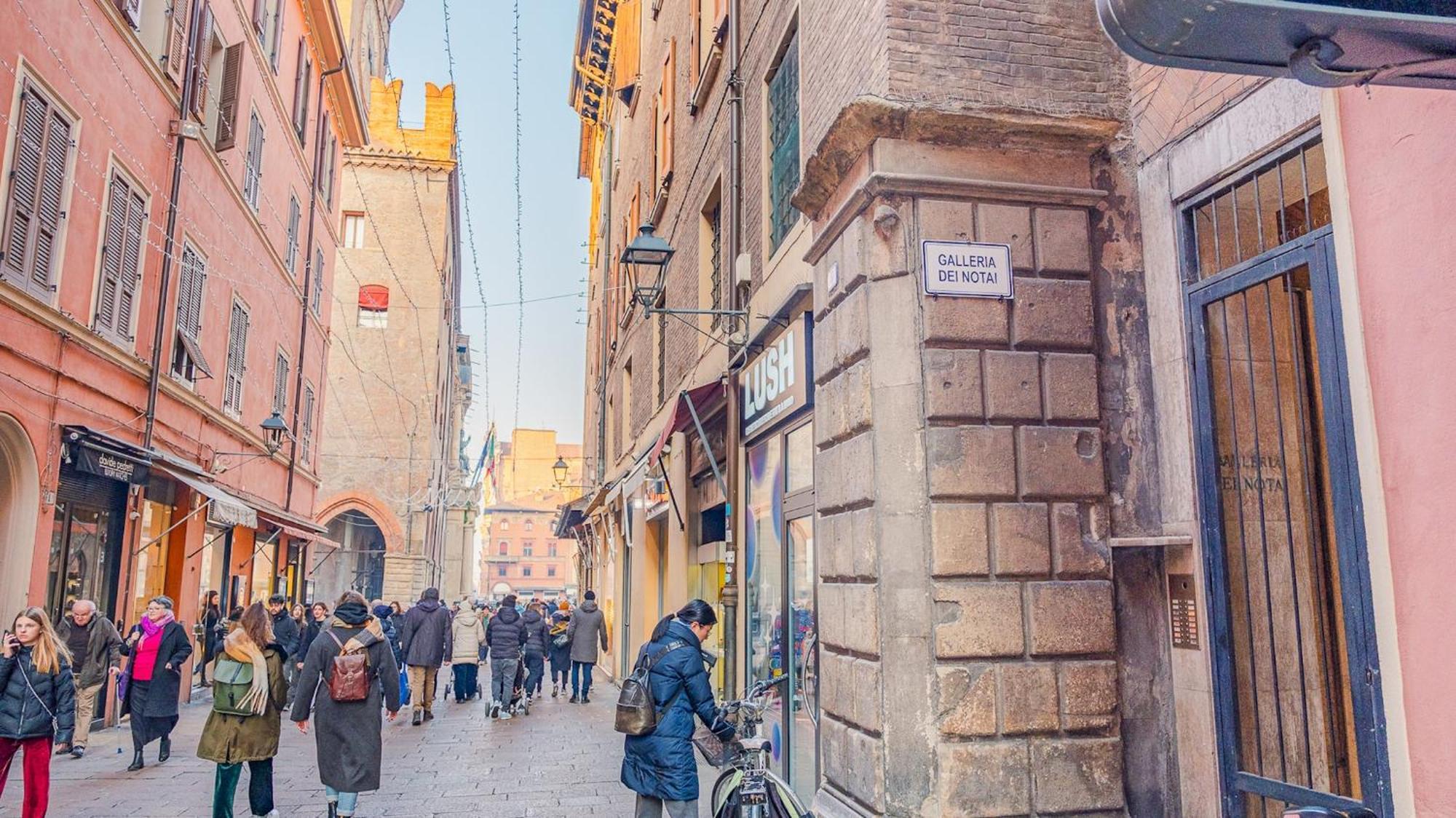 شقة Piazza Grande - Italian Homing بولونيا المظهر الخارجي الصورة
